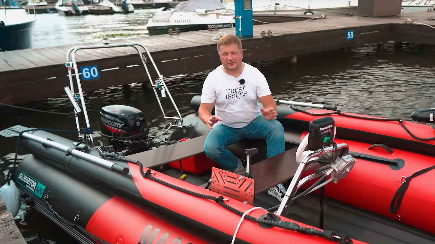 Оборудуем лодку ПВХ Gladiator 420 НДНД для рыбалки: мотор с дистанционнымуправлением и носовой электроякорь - что